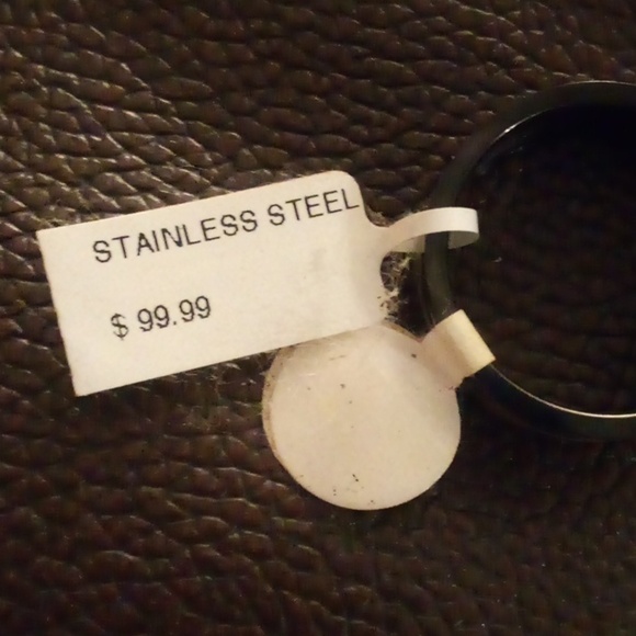 ❤️3/$10❤️ NWT Stainless Steel Black Ring Punk Style Flames Pattern Ring - Picture 4 of 4